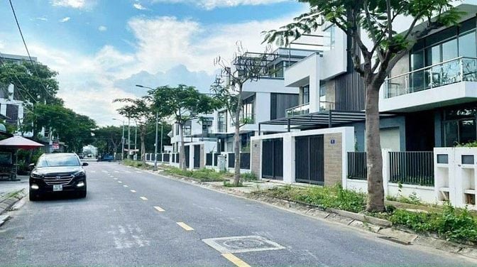 Bán đất trung tâm Quận 9 đường Lã Xuân Oai - Sát Vinhome -Giá 30tr/m2