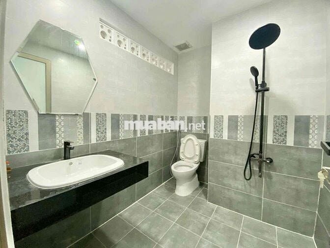 Căn hộ 1PN tách bếp cửa sổ trời đón nắng, full nội thất, sofa lớn