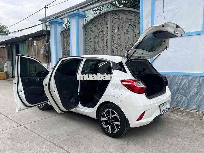 Hyundai Grand i10 hatchback 1.2 AT model 2022