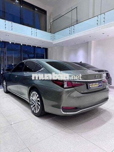 Lexus ES 250 2021