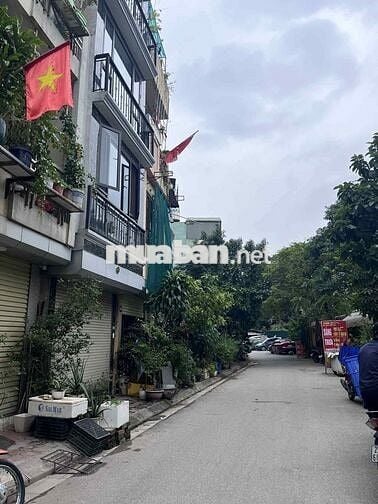 MẢNH ĐẤT 41,3M2 CHÍNH CHỦ DỐC LA PHO, NHÀ MẶT ĐƯỜNG, Ô TÔ ĐỖ ĐỖ CỬA