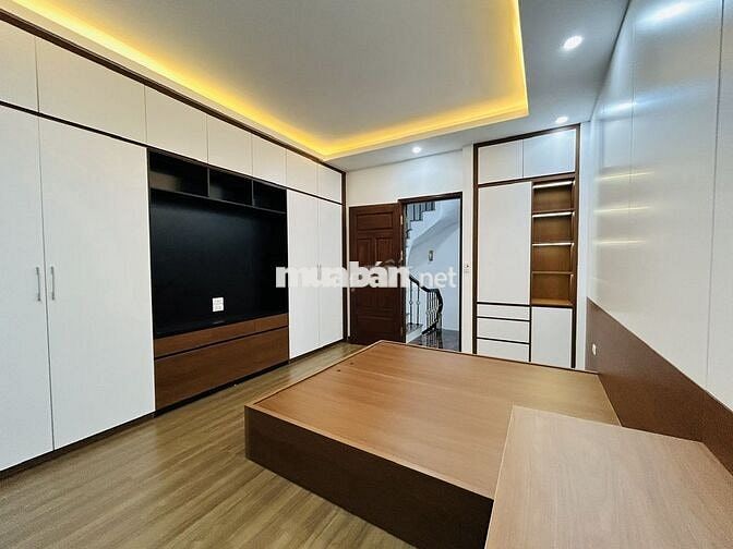 Nhà đẹp Xuân La Tây Hồ, DT 35m, 5 tầng, 3 ngủ, Tặng đầy đủ nội thất.