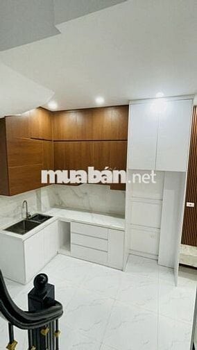 Nhà đẹp Xuân La Tây Hồ, DT 35m, 5 tầng, 3 ngủ, Tặng đầy đủ nội thất.