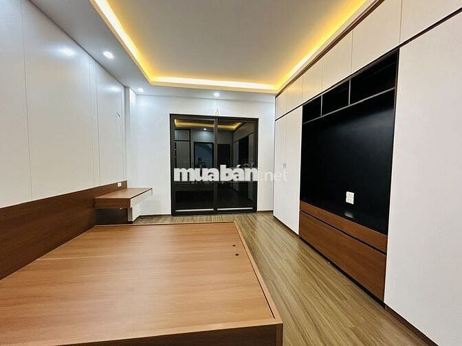 Nhà đẹp Xuân La Tây Hồ, DT 35m, 5 tầng, 3 ngủ, Tặng đầy đủ nội thất.