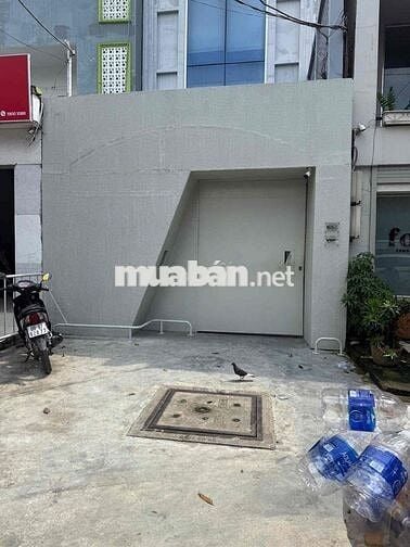 Bán nhà mặt tiền đường quốc lộ 13, diện tích 235m2; Giá bán 57 tỷ động