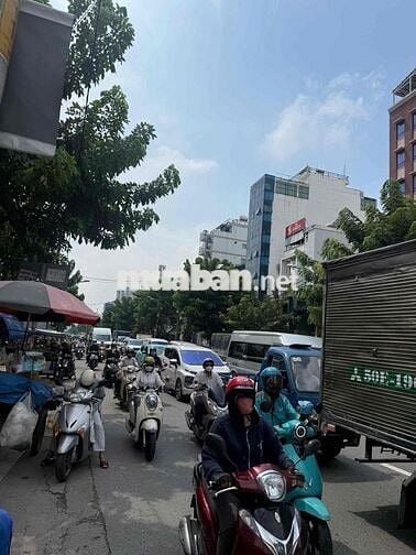 Bán nhà mặt tiền đường quốc lộ 13, diện tích 235m2; Giá bán 57 tỷ động