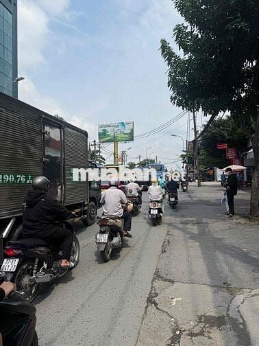 Bán nhà mặt tiền đường quốc lộ 13, diện tích 235m2; Giá bán 57 tỷ động