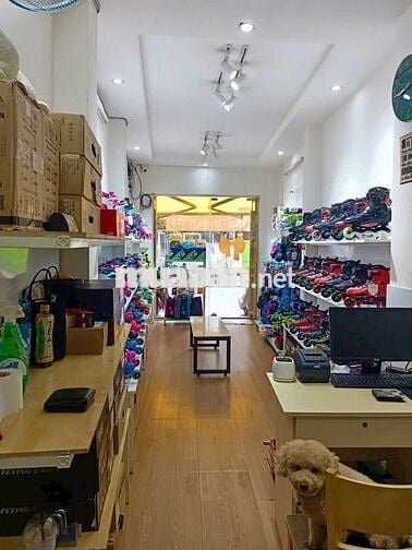 Nhà mặt tiền 261 Nguyễn Tiểu La, Q10. DT: 3.3x12m, 2 lầu (3PN, 3WC)