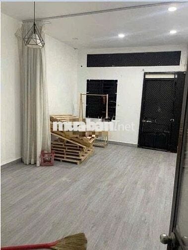 6PN, 6WC. Nhà 3 lầu mặt tiền Trần Minh Quyền -3/2, Q10. DT: 4x12m.