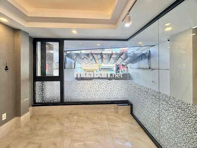 Mặt bằng sân + phòng lạnh ~50m2 ở Bà Hạt Q10 cafe + nails,shop hoa, VP