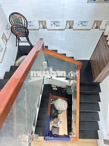 Bán canh dịch vụ 4 tầng ,14pn,14wc bình tân