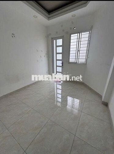 3PN, 4WC. Nhà 3 lầu Sân thượng Nguyễn Tiểu La, Q10. DT: 3.5x14m