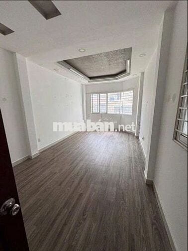 3PN, 4WC. Nhà 3 lầu Sân thượng Nguyễn Tiểu La, Q10. DT: 3.5x14m