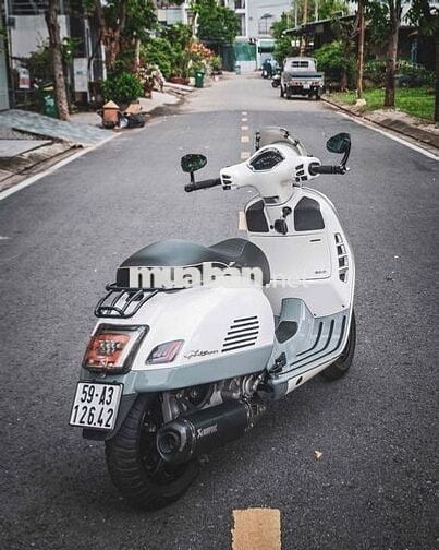 Vespa GTS300 quarsa sơn zin đẹp keng