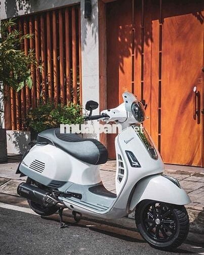 Vespa GTS300 quarsa sơn zin đẹp keng