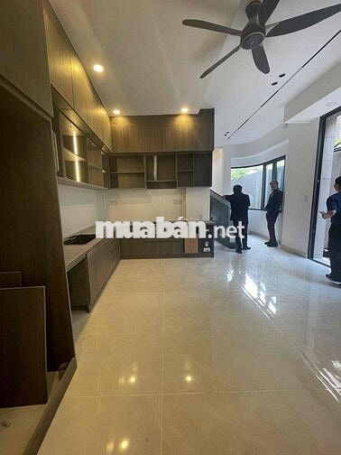 CHO THUÊ NHÀ HXH ĐƯỜNG 3/2 – CĂN GÓC 2 MẶT THOÁNG – 4 TẦNG ĐẸP, NGAY T