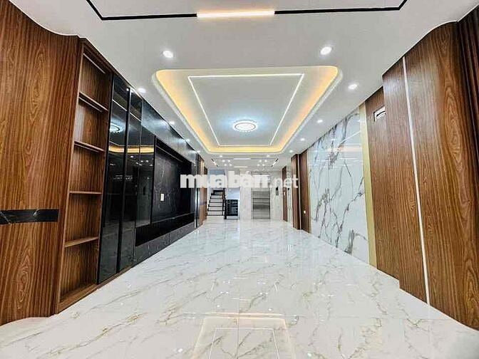 Cần bán tòa kính nhà mặt phố Nguyễn Văn Cừ 195m2 giá hơn 70 tỷ