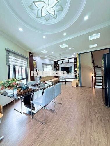 Hiếm Ngô Gia Tự – Đường ô tô tránh, ngõ thông, kinh doanh, 68m²,