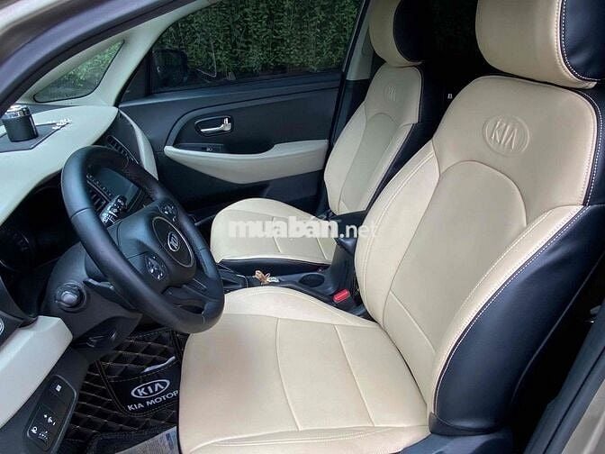 Kia Rondo 7 chỗ máy xăng 2.0 2016