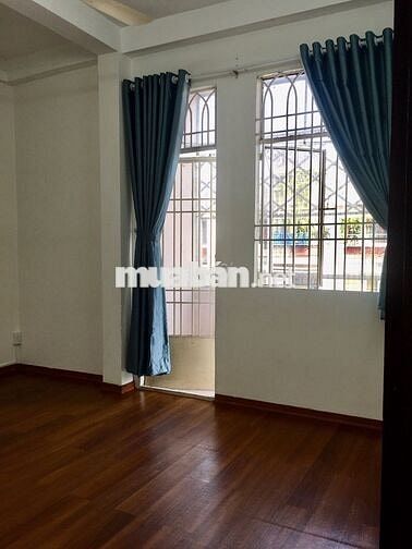 Cần cho thuê căn hộ 212B Nguyễn Trãi Q1 DT 57m2, 2pn, 1WC. Giá 9tr