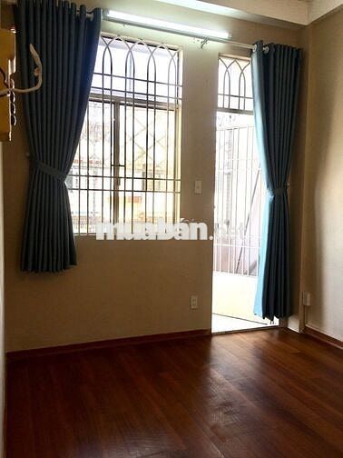 Cần cho thuê căn hộ 212B Nguyễn Trãi Q1 DT 57m2, 2pn, 1WC. Giá 9tr