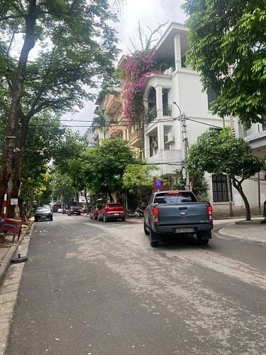 Bán nhà mặt phố Trần Quang Diệu, Q Đống Đa, 80m2, 6 tầng, thang máy.