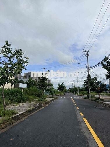 Tôi chính chủ bán đất gần chung cư