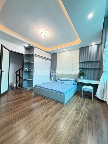 Bán gấp nhà 6 tầng sát phố Giảng Võ hơn 6 tỷ