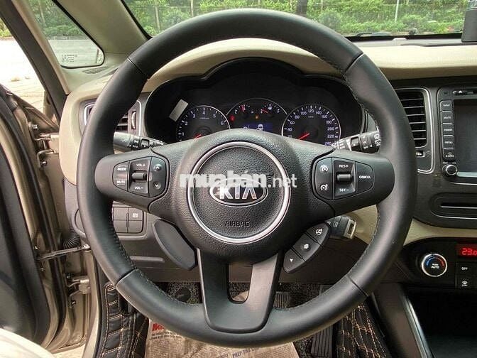 Kia Rondo 7 chỗ máy xăng 2.0 2016