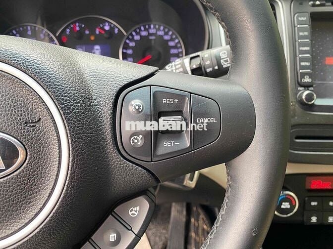 Kia Rondo 7 chỗ máy xăng 2.0 2016