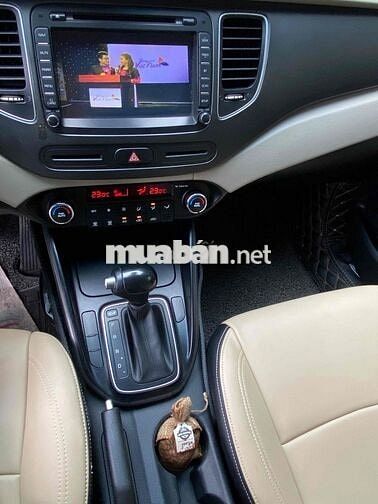 Kia Rondo 7 chỗ máy xăng 2.0 2016