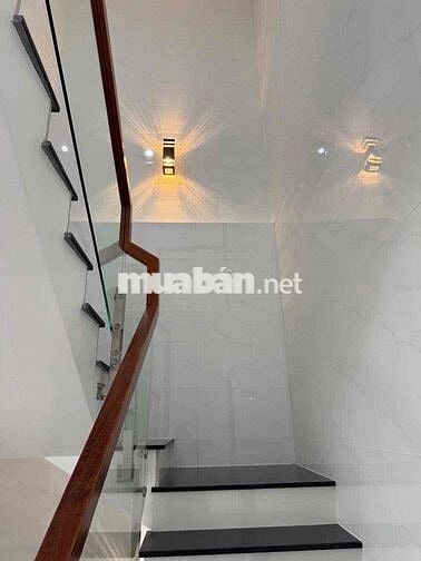 Nhà Mới Hẻm 1/Kênh Tân Hoá.DT:4 X 11 Trệt Lửng Lầu.3PN 3WC