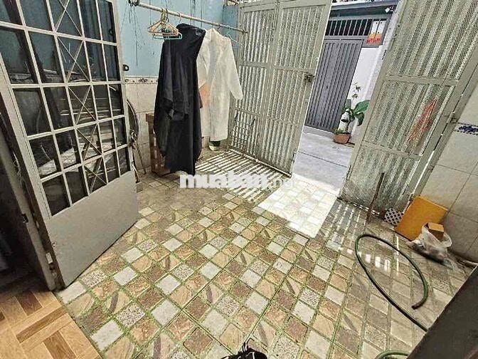 Phan Xích Long, nhà 70m2, 3 tầng 4PN, hẻm xe hơi, cho thuê 15tr/tháng