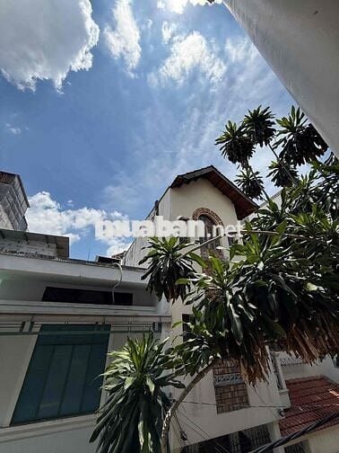 STUDIO NGAY SÂN BAY FULL NỘI THẤT CÓ BAN CÔNG THOÁNG MÁT PHÒNG RỘNG