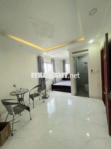 Cho thuê nhà nguyên căn 1 trệt 3 lầu, có thang máy. 6pn,8wc