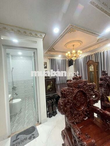 Cho thuê nhà nguyên căn 1 trệt 3 lầu, có thang máy. 6pn,8wc