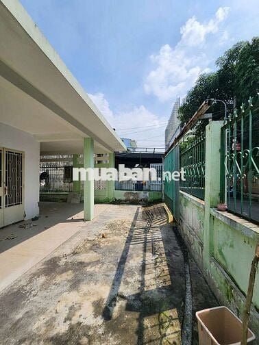 CHO THUÊ NHÀ CẤP 4 MẶT HẺM XE TẢI NHỎ