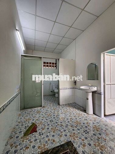 CHO THUÊ NHÀ CẤP 4 MẶT HẺM XE TẢI NHỎ