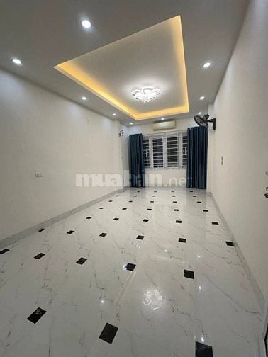 Nhà phố TRẦN KHÁT CHÂN.. sát cạnh phố Huế, chợ trời..38m2, 5 tầng...