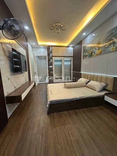 Nhà phố TRẦN KHÁT CHÂN.. sát cạnh phố Huế, chợ trời..38m2, 5 tầng...