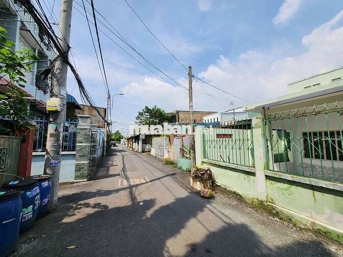 CHO THUÊ NHÀ CẤP 4 MẶT HẺM XE TẢI NHỎ