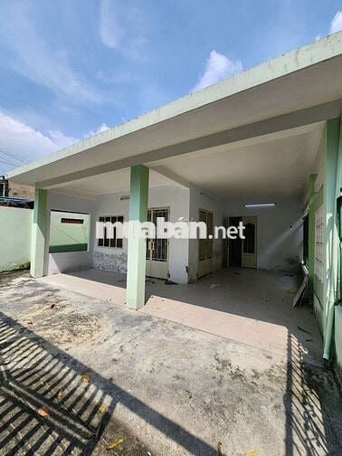 CHO THUÊ NHÀ CẤP 4 MẶT HẺM XE TẢI NHỎ