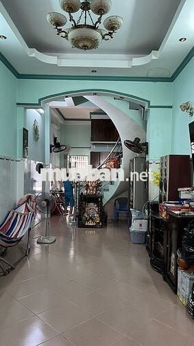 Cần bán nhà gấp 1 trệt 1 lầu . Gần cầu Nguyễn Văn Cừ