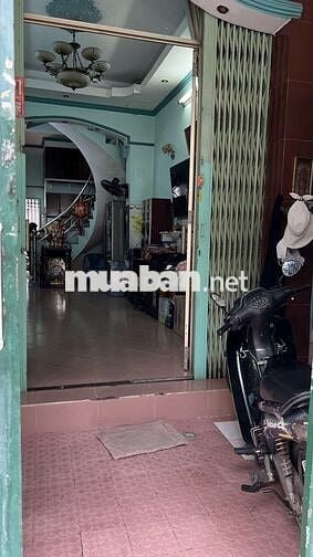 Cần bán nhà gấp 1 trệt 1 lầu . Gần cầu Nguyễn Văn Cừ