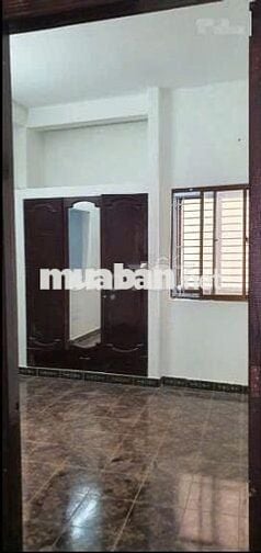 4PN, 4WC. Nhà 3 lầu sân thượng Nguyễn Tri Phương Q10. DT: 3.8x15m.