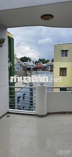 4PN, 4WC. Nhà 3 lầu sân thượng Nguyễn Tri Phương Q10. DT: 3.8x15m.