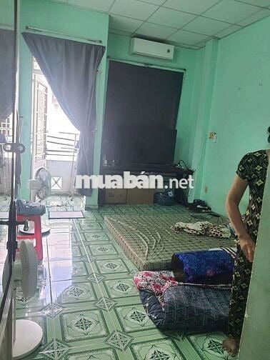 Bán nhà Bình Đông hẻm thông thoáng.