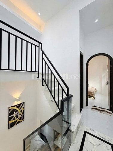 Siêu phẩm cần bán gấp tại Sư Vạn Hạnh, Q.10 giá chỉ 2tỷ860, dt 67m2.