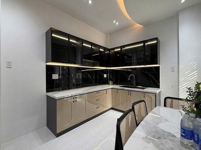 Siêu phẩm cần bán gấp tại Sư Vạn Hạnh, Q.10 giá chỉ 2tỷ860, dt 67m2.