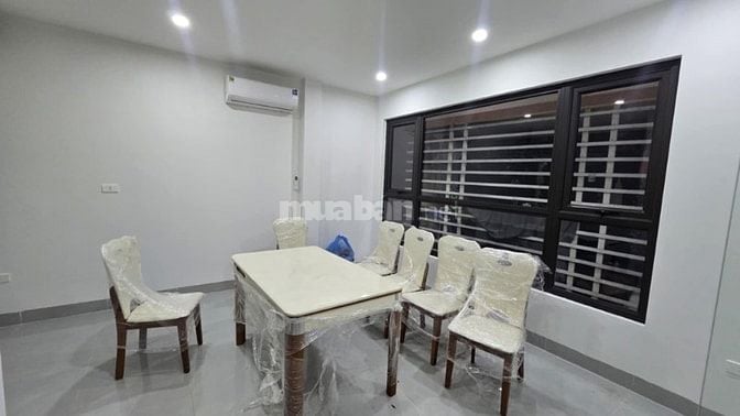 Bán nhà Nguyễn Văn Huyên Cầu Giấy 38m² 6 tầng thang máy mới giá 9,5 t